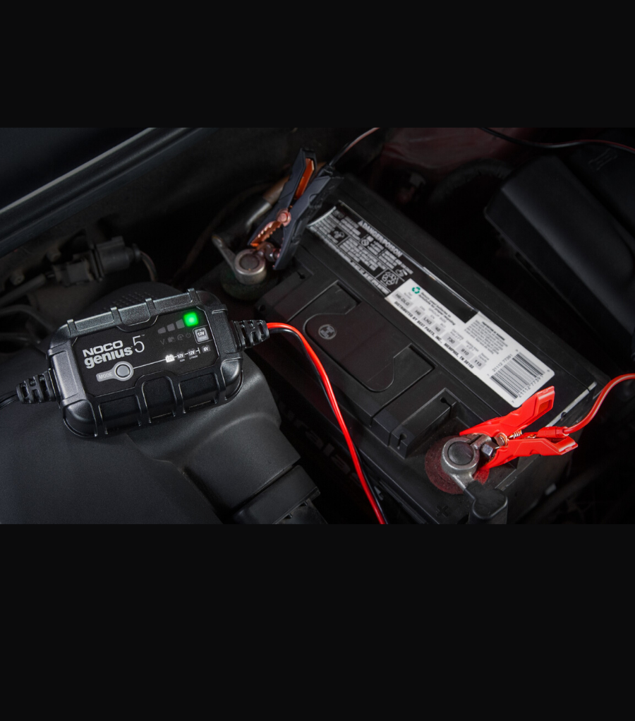 POLNILEC AKUMULATORJA NOCO® GENIUS5 6V/12V 5A. GENIUS polnilec, vzdrževalec in desulfator akumulatorjev