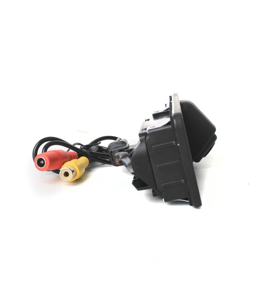 KAMERA OEM ZA VZVRATNO VOŽNJO HYUNDAY i30 KARAVAN TSBCHYU-30