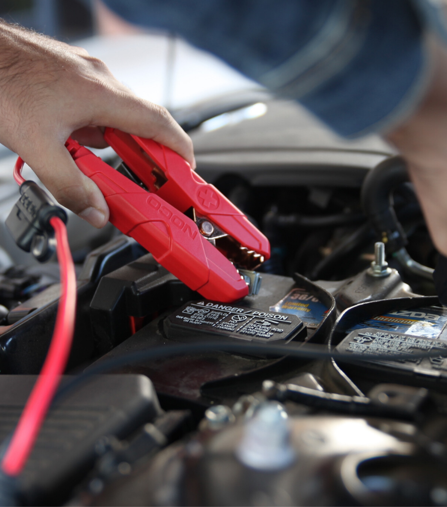 POLNILEC AKUMULATORJA NOCO® G26000 12V/24V 26A